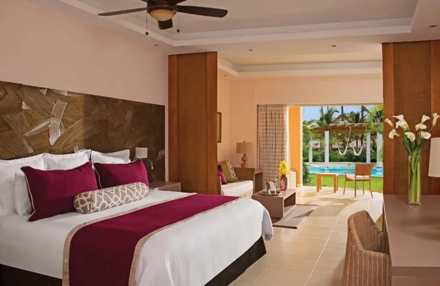 غرفة كلوب بسرير كينج، Dreams Royal Beach (former Now Larimar) 1/2