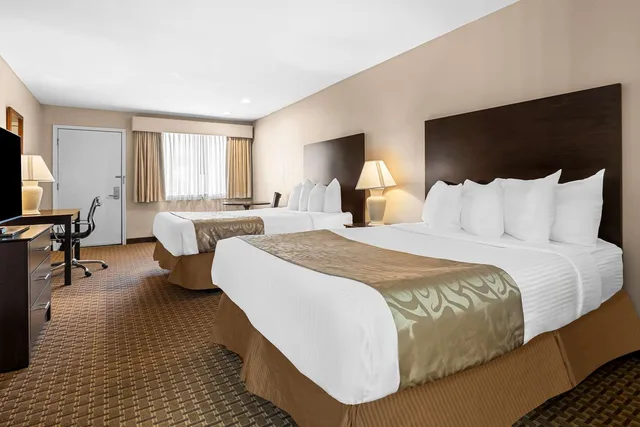 Room, 2 Queen Beds, Kitchenette, Best Western Forest Inn 1/5