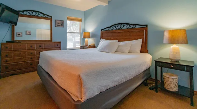 1 Bedroom, Condo, Deluxe, Suite, King Bed, Bay Front, Bay View, Sofa، The Embarcadero Resort Hotel & Marina 1/4