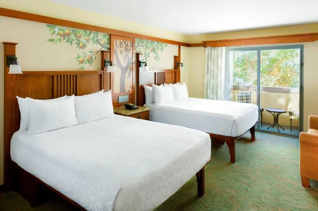 Room, 2 Queen Beds, Partial View, Sofa، Disney Grand Californian 2/4