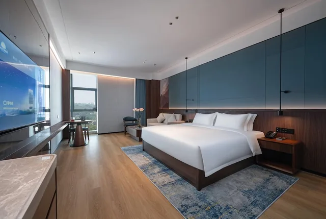 Premium, King Bed, Days Hotel by Wyndham Changsha East 1/6