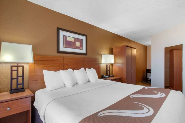 غرفة قياسية بسرير كينج بشرفة، Scenic View Inn - Lake Powell - Page AZ 4/8