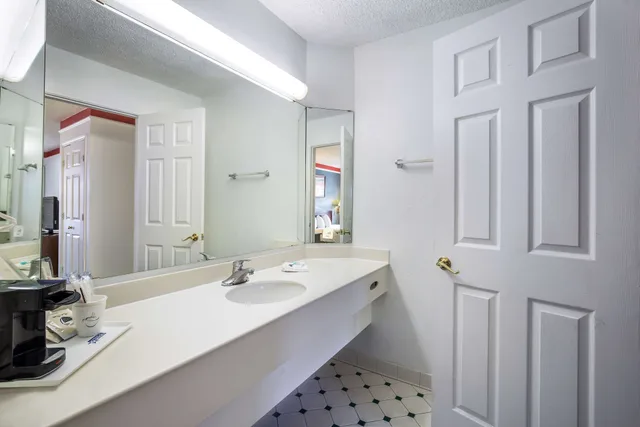 غرفة بسرير كينج، Americas Best Value Inn Denver 4/4