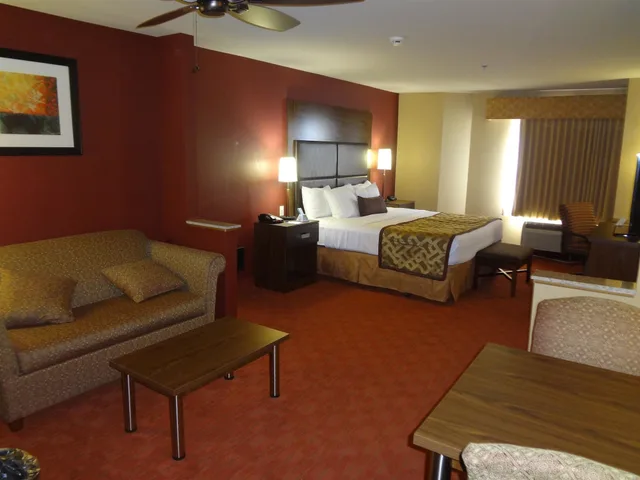 Suite, King Bed, Jetted Tub, Best Western Plus Woodland Hills Hotel Suites 4/9