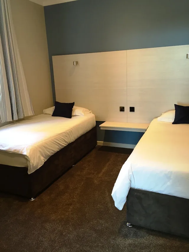 غرفة عائلية بإطلالة على البحر بشرفة، Dalmeny Resort Hotel 2/4