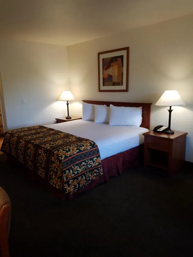غرفة بسرير كينج للمدخنين، Premier Inns Tolleson 1/1