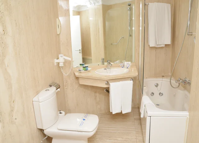 غرفة ثلاثية، B&B HOTEL Salamanca Centro Artheus 5/5