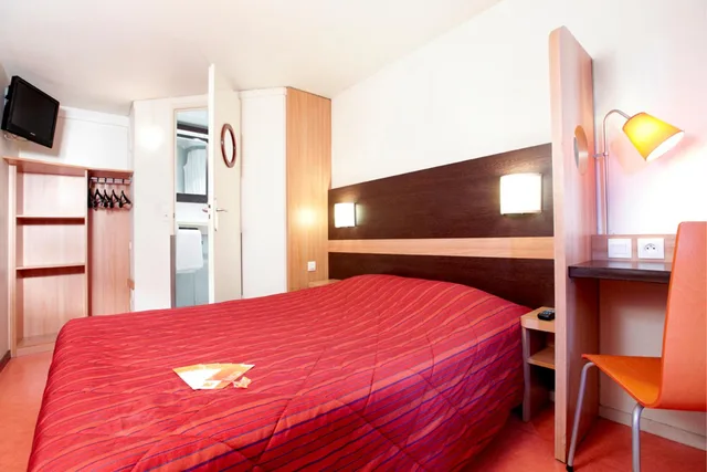 Room, Double Bed, Premiere Classe Dunkerque Est - Armbouts Cappel 6/10