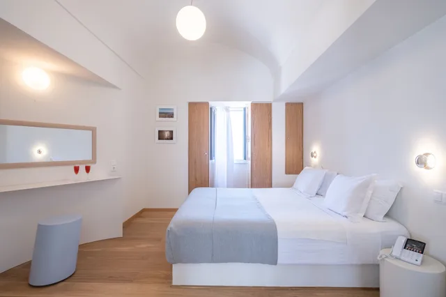 Honeymoon, Suite, Twin Beds, Volcano View، Xenones Filotera 1/2