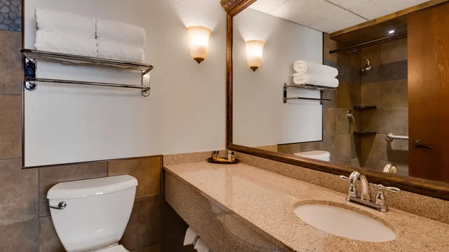 جناح بسريرين كوين بمطبخ صغير، Best Western Plus Longbranch Hotel and Convention Center 5/7