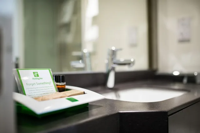 Standard, Double Bed, Sofa, Holiday Inn Stoke On Trent M6 Jct 15 4/6