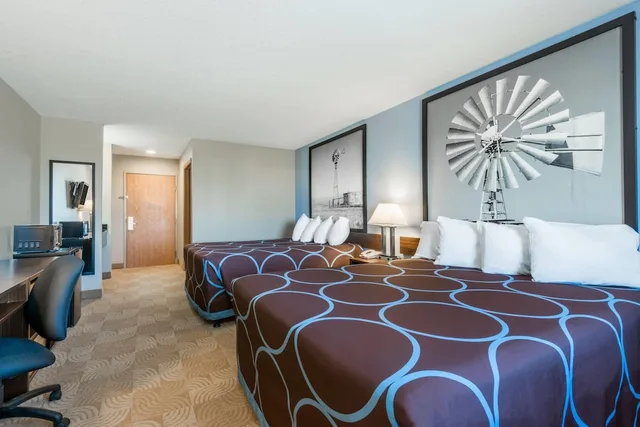 غرفة بزنس بسريرين كوين، Super 8 by Wyndham Beloit KS 2/3