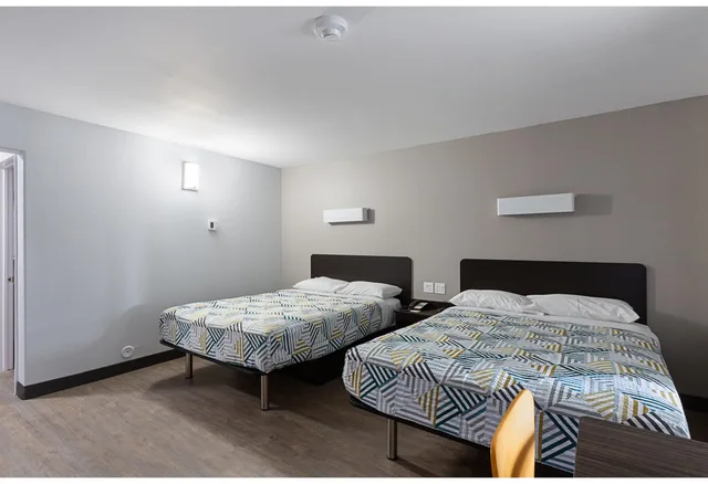 غرفة رباعية بسريرين كوين، Motel6 Show Low, AZ 5/6
