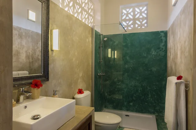 غرفة سوبيريور بسرير كينج بإطلالة على البحر بشرفة بغرفة نوم واحدة، Zanzibar Magic Boutique Hotel 3/3