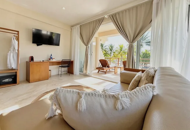 جناح بريفيليج مع أريكة، Noah Beach Hotel and Suites 4/10