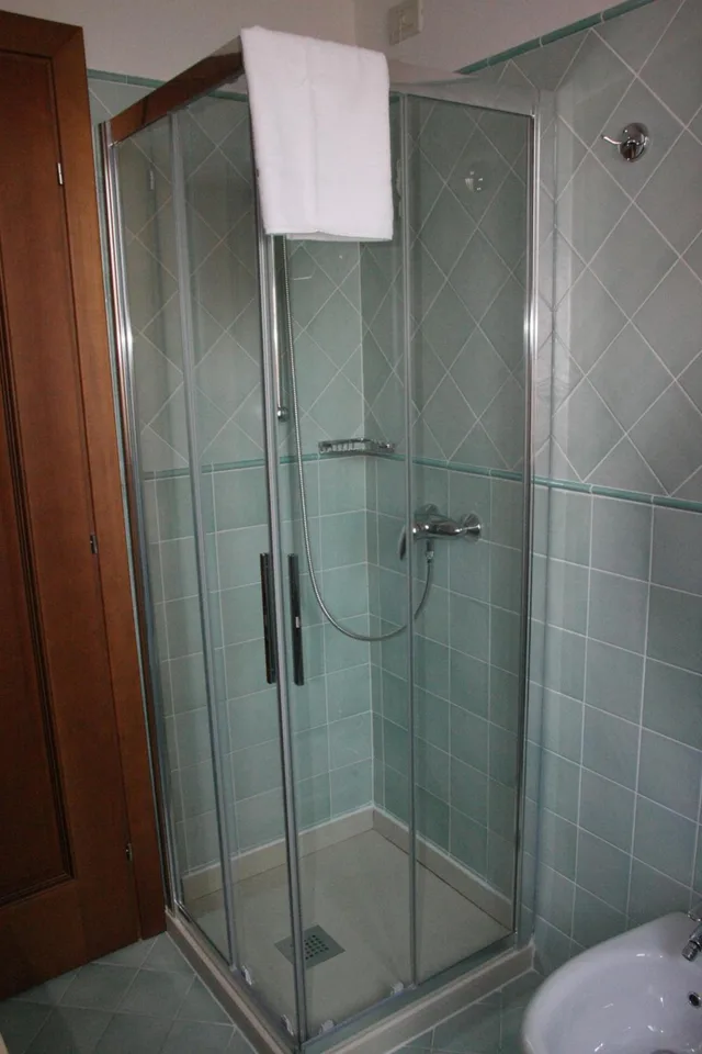 غرفة ثلاثية، Hotel San Rocco 6/6