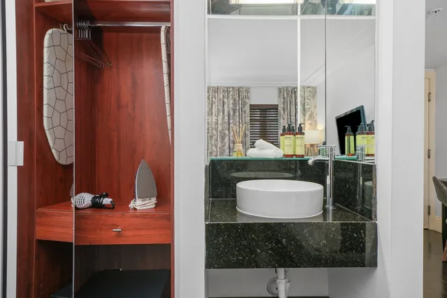 Room, 2 Queen Beds, Riviera Suites South Beach 8/10
