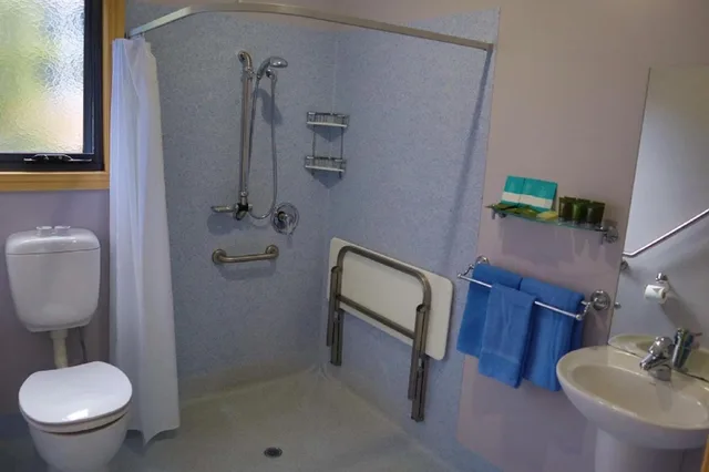 شقة بغرفتي نوم لذوي الإعاقة، Strahan Bungalows 3/3