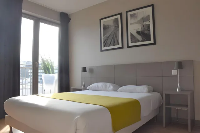 Comfort, Adonis Lyon Dock Ouest 1/3