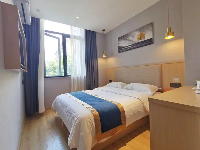 Business, Queen Bed, Shell Shanghai Normal University Hongcao Road Metro Station Guiping Road Hotel 2/2