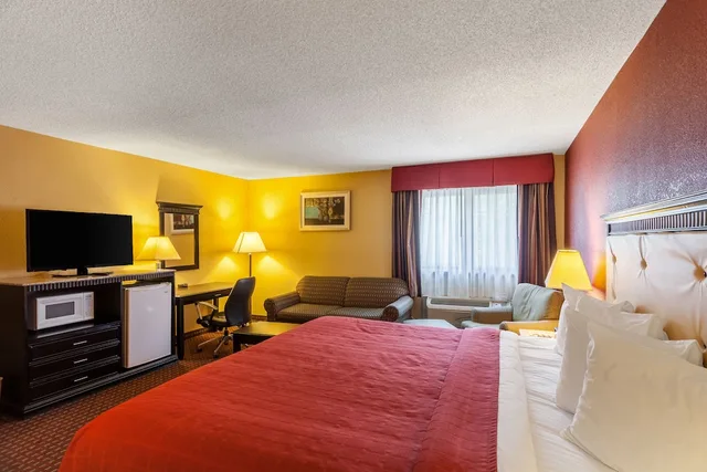 غرفة قياسية بسرير كوين، Quality Inn & Suites Lincoln South 5/9