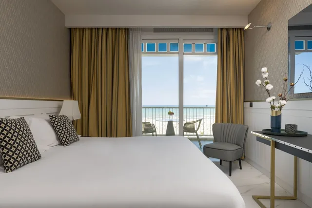 غرفة كومفورت بإطلالة على البحر مفردة بسرير مزدوج، Savoia Hotel Rimini 4/6