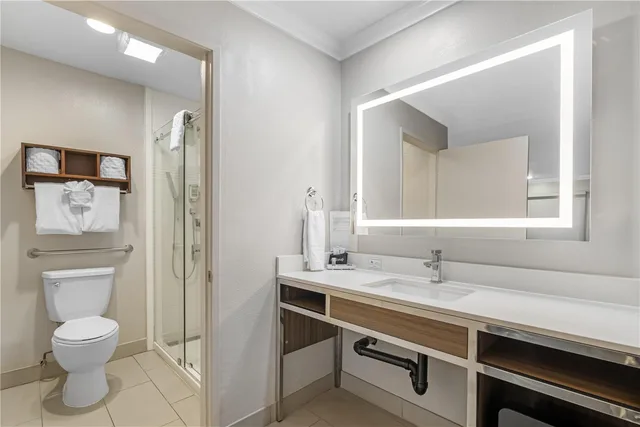 Room, 2 Double Beds, Bathtub, Accessible, Best Western Courtesy Inn - Anaheim Park Hotel 3/3
