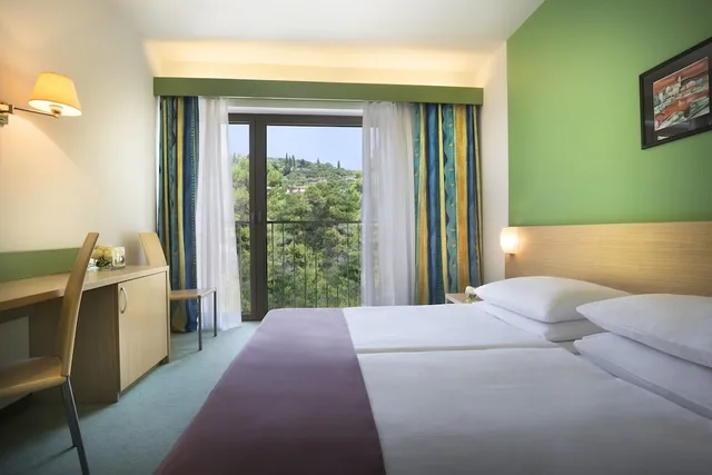 غرفة قياسية بسريرين منفصلين بإطلالة على المتنزه، Remisens Hotel Lucija 3/4