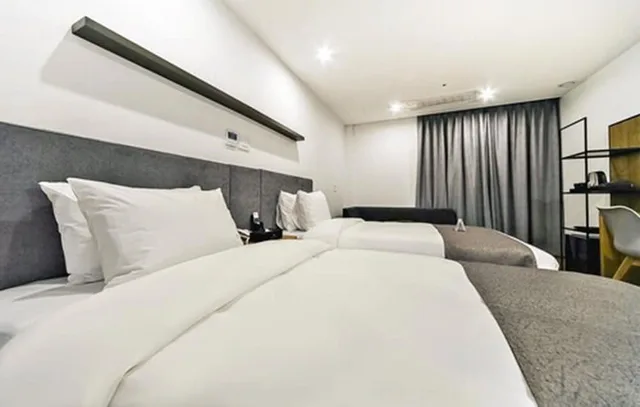 غرفة ديلوكس بسريرين منفصلين، Noblestay Hotel 1/5