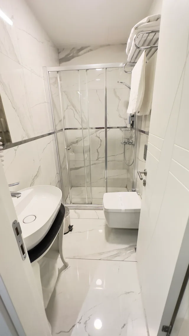 Basement, Triple، The Meretto Hotel Istanbul 5/5