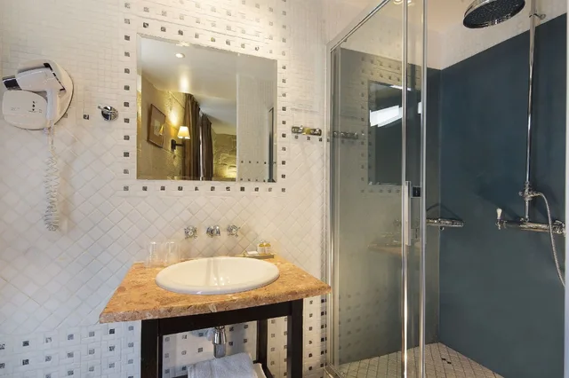 غرفة بريميوم بسرير مزدوج، Hotel Europe Saint Severin Paris 5/6