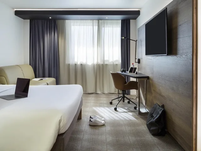 غرفة سوبيريور عائلية بسرير كوين مع أريكة، NOVOTEL LAUSANNE BUSSIGNY 9/10