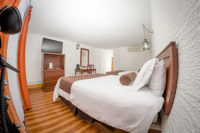 غرفة تنفيذية بسريرين مزدوجين، Howard Johnson by Wyndham Morelia Calle Real 2/3