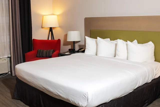 غرفة بسرير كينج لذوي الإعاقة، Country Inn & Suites by Radisson, Erie, PA 4/5