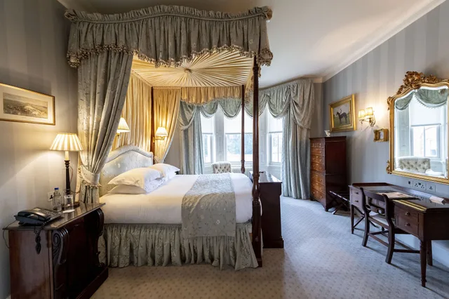 جناح بسرير كينج، Jockey Club Rooms 2/4