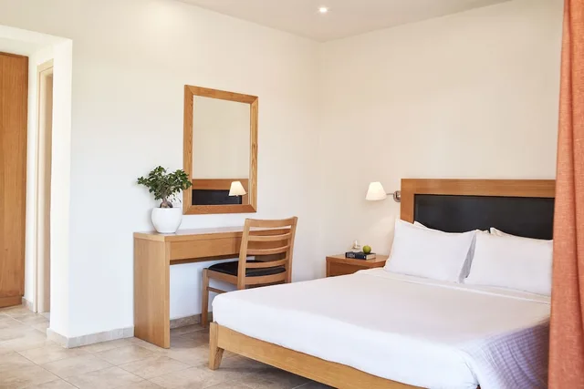 بنغل بإطلالة على الحديقة، Civitel Creta Beach 2/8