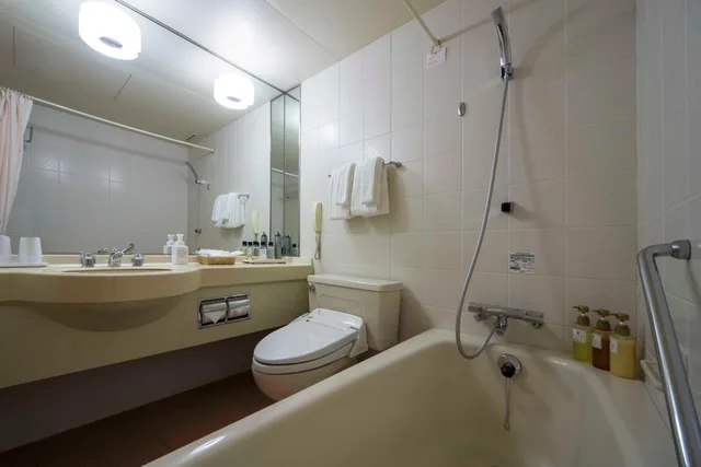 غرفة سوبيريور ثلاثية، Yokkaichi Miyako Hotel 3/4