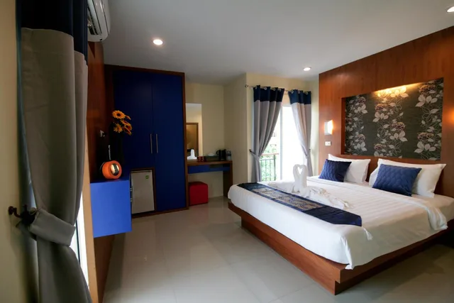 غرفة ديلوكس بسرير مزدوج بشرفة، Calypso Patong Hotel 6/10