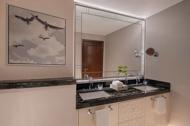 2 Bedrooms, Pool Side, Smoking، The St. Regis Marsa Arabia Island, The Pearl Qatar 8/10