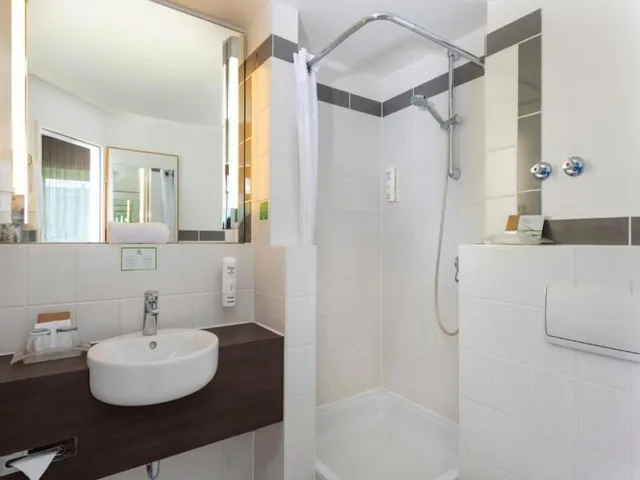 غرفة سوبيريور بسرير كينج، Holiday Inn Frankfurt Airport Neu Isenburg 5/5