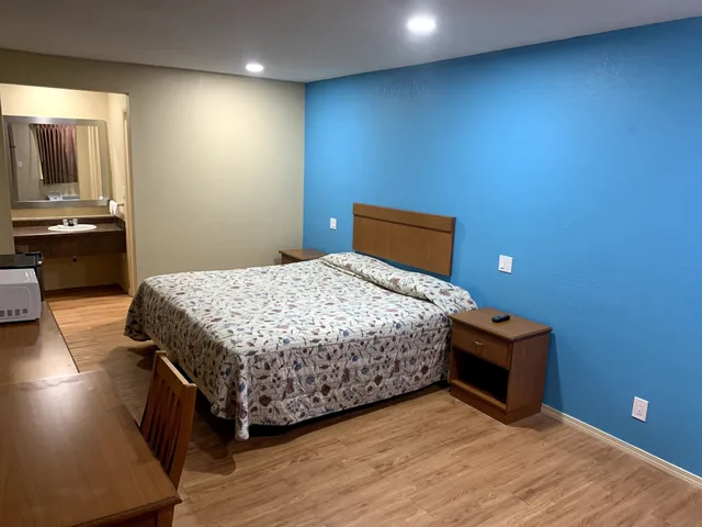 غرفة قياسية مفردة بسرير كينج للمدخنين، OYO Blue Star Inn 3/10
