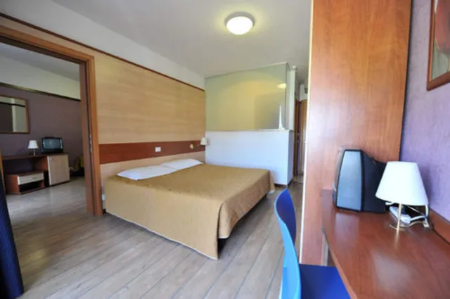 غرفة ثلاثية بسرير فردي، Centro Turistico Gardesano 8/10