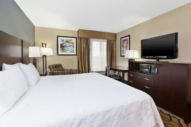 غرفة قياسية بسرير كينج، Hampton Inn Monroe 2/10