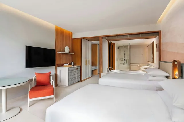 Room, 2 Double Beds, Lagoon View, Balcony، Renaissance Phuket Resort And Spa 3/8