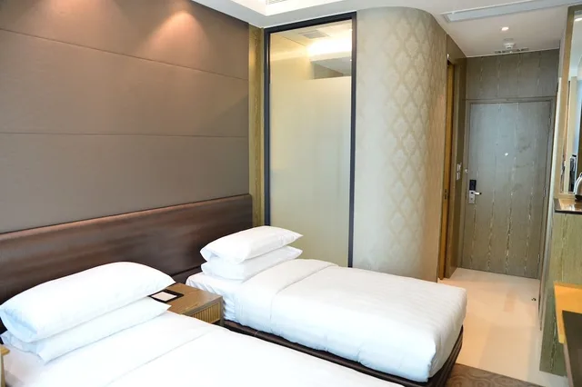 غرفة سوبيريور بسريرين منفصلين بإطلالة على المدينة، Kew Green Hotel Mongkok 2/4