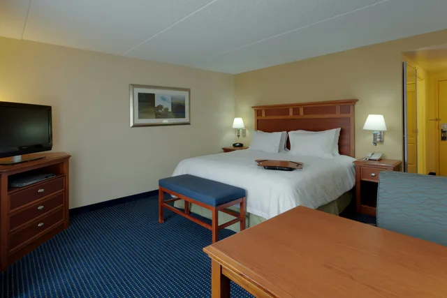 غرفة بسرير كينج، Hampton Inn Warrenton 3/10