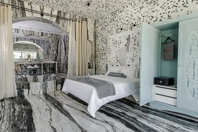 Room, King Bed, Beach Front، Calilo 1/2