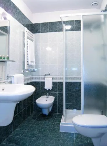 غرفة ثلاثية، Hotel Altieri 3/4