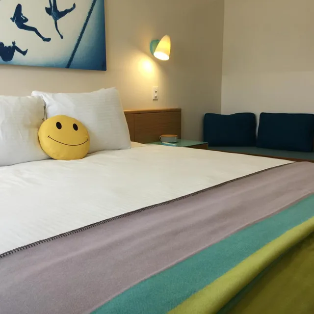 جناح ركني، Beverly Laurel Hotel 3/5