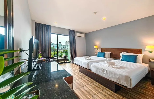 غرفة سوبيريور بإطلالة على المسبح، Savotel 4/8